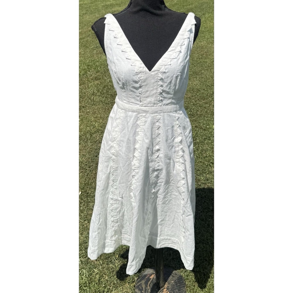 Anthropologie White Textured Jacquard Fit & Flare V-Neck Dress NWT Size 4 $168 - Picture 3 of 13